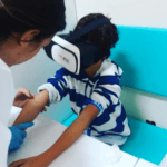 óculos realidade virtual na coleta de sangue